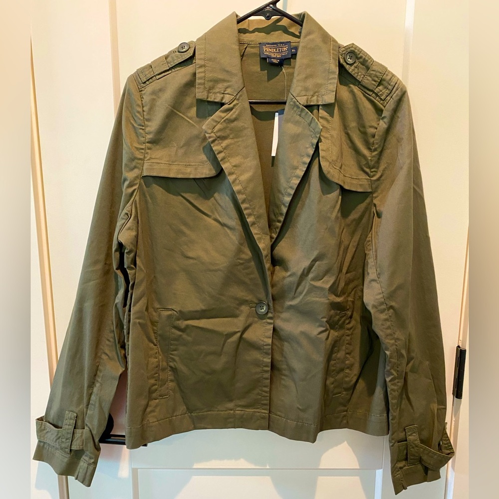 Women’s Pendleton Blazer. NWT. Size XL. Olive color.